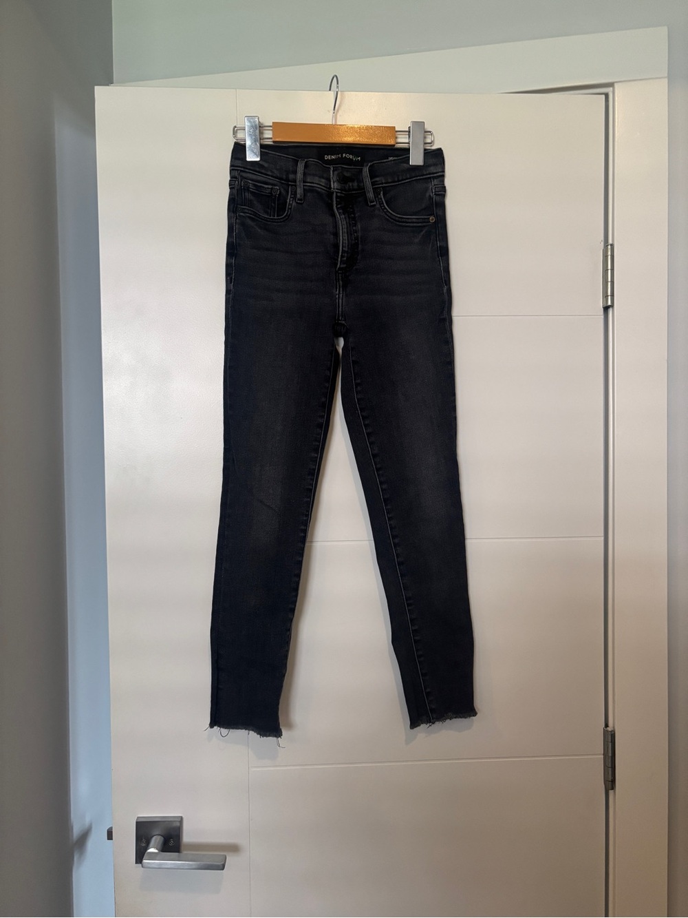 Denim Forum The Nico Skinny Mid Rise Crop Faded Black